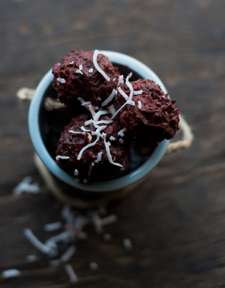 Cherry Ripe truffles (6 of 3)